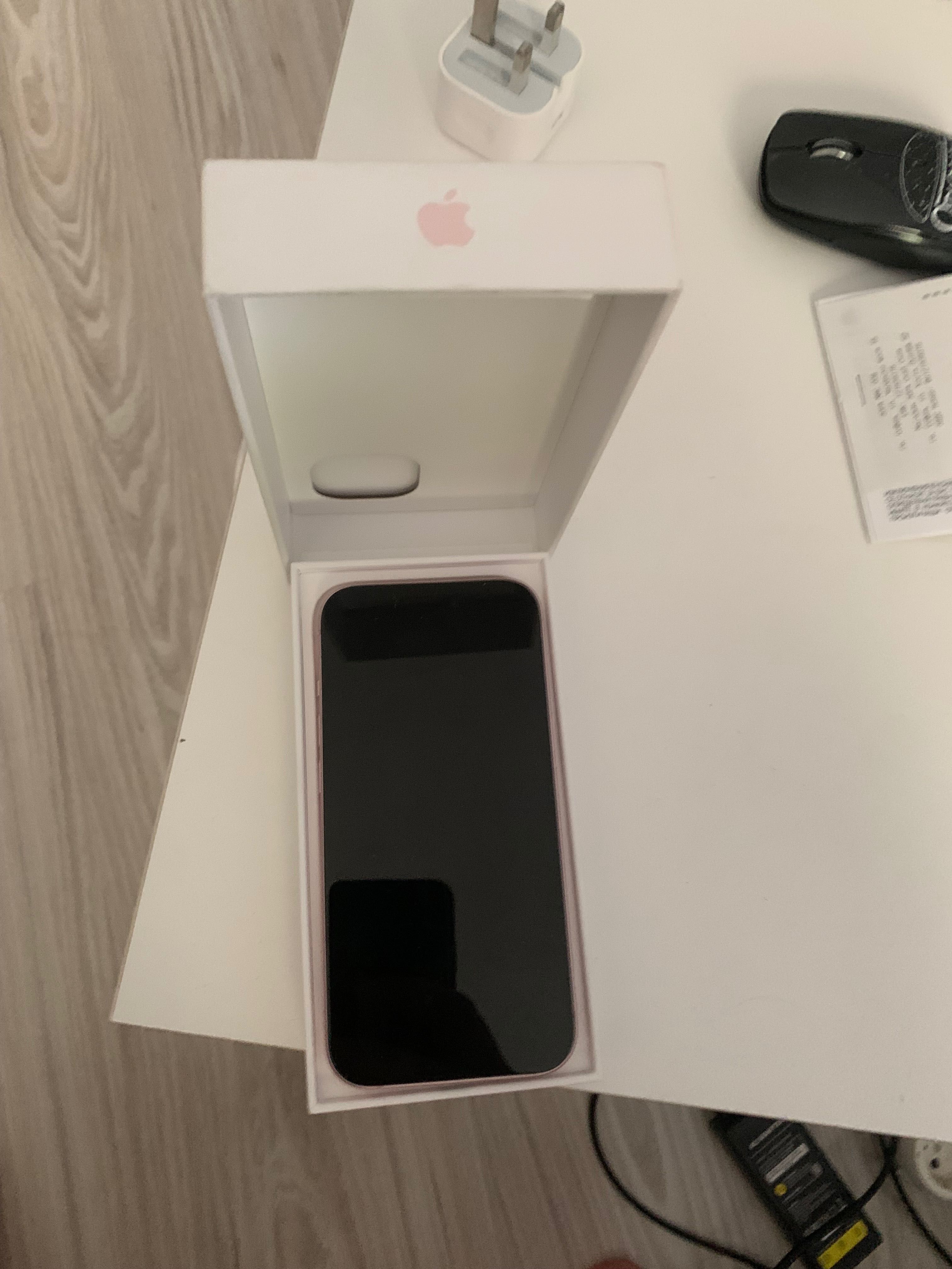 Iphone 15 256GB розов