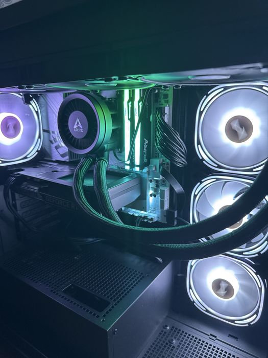 Продается Компьютер с комплектующими вместе