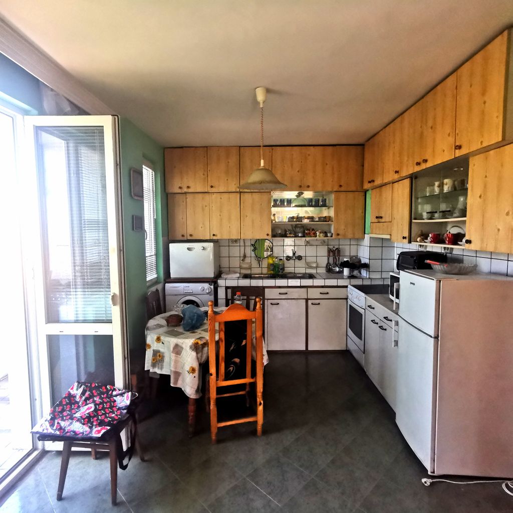 Продава се Четиристаен апартамент в Благоевград, Широк център - 107 кв.м за 851 €/кв.м - Снимка #3