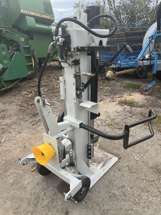 Crepator, despicator lemne 30 tone