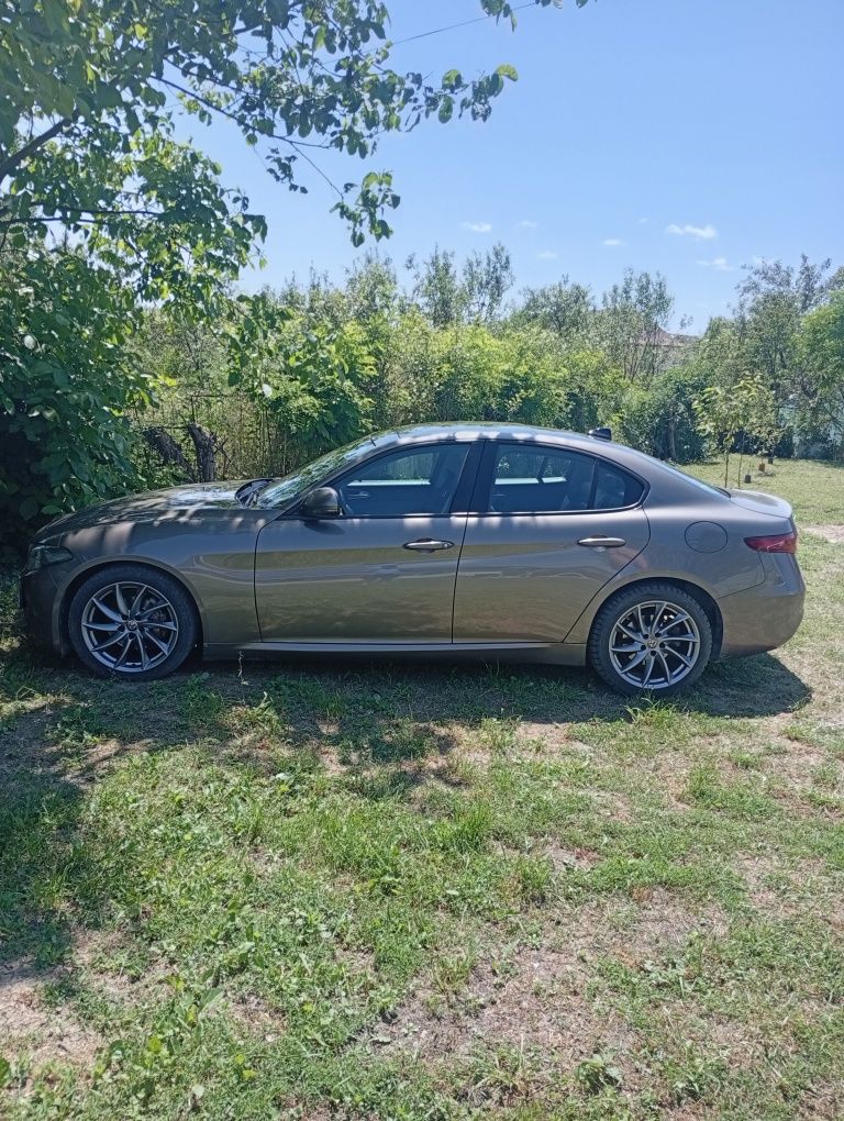 Vând autoturism Alfa Romeo Giulia