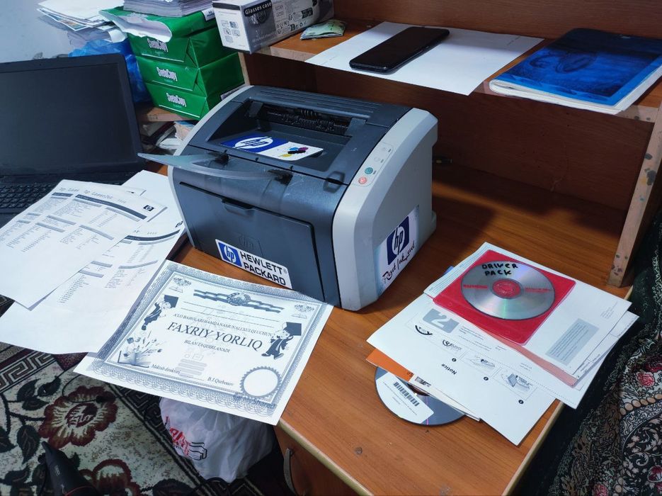 HP tezkor printer, zaprafka polni,Hama yeri Ishlaydi karopka dakument