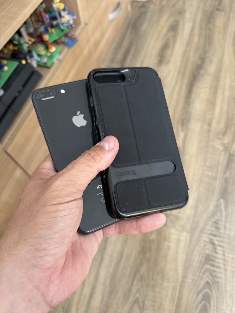iPhone 8 Plus, negru, memorie 64Gb, baterie 100%, husa, frumos