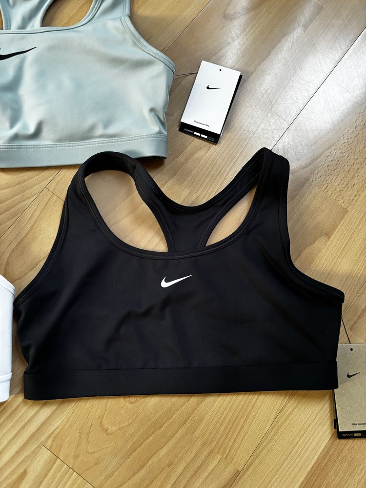Nike Swoosh Bra