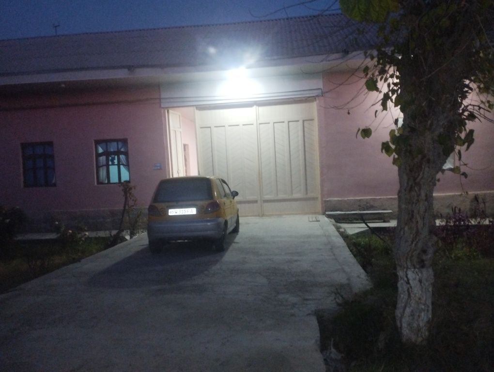 Hovli sotiladi bitgan yashasa buladi tayyor