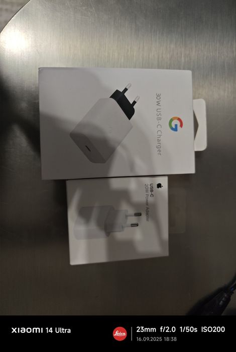 Блок оригинальный на iPhone и от Pixel блока