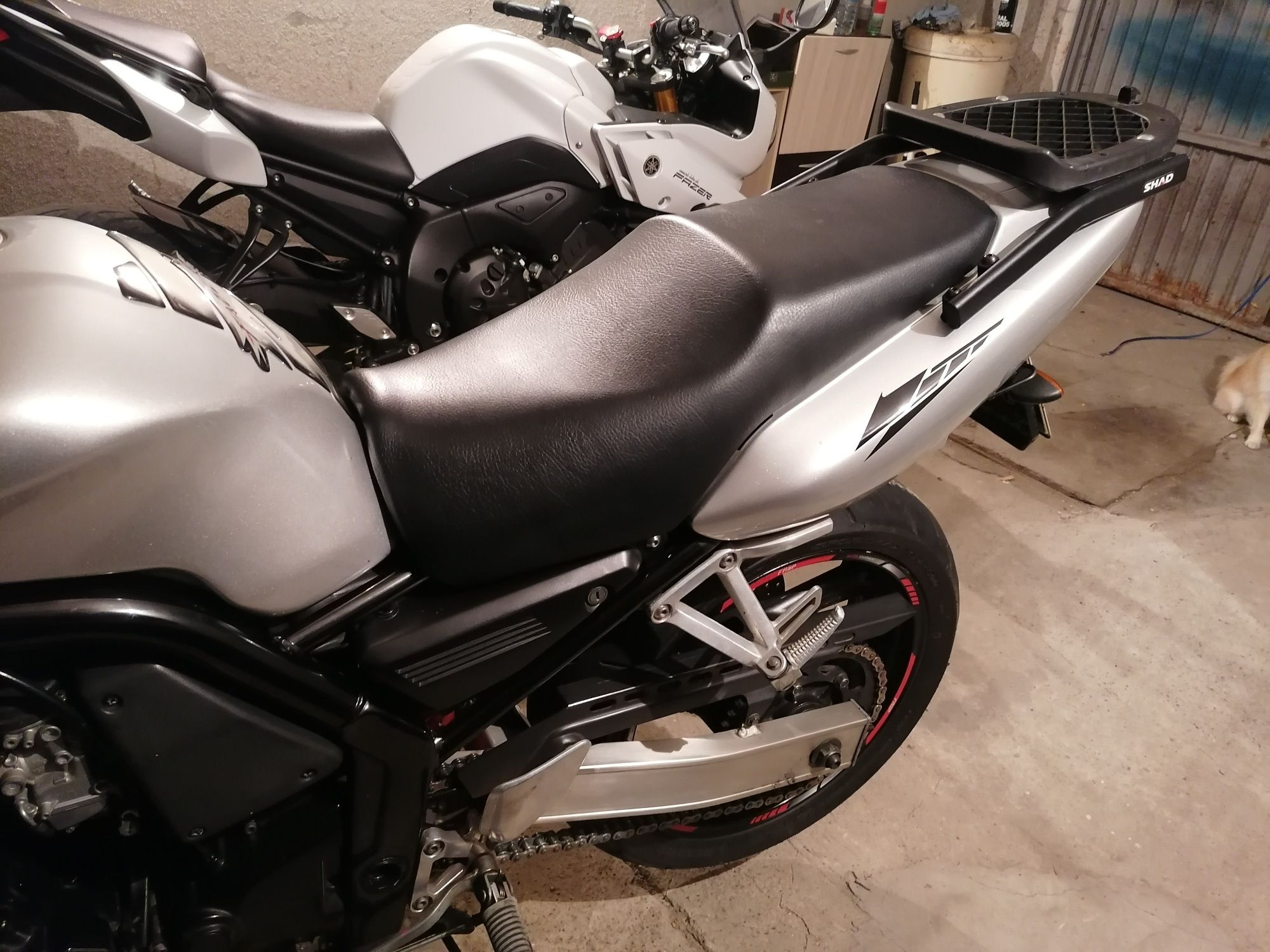 Мотоциклет Yamaha fazer 600