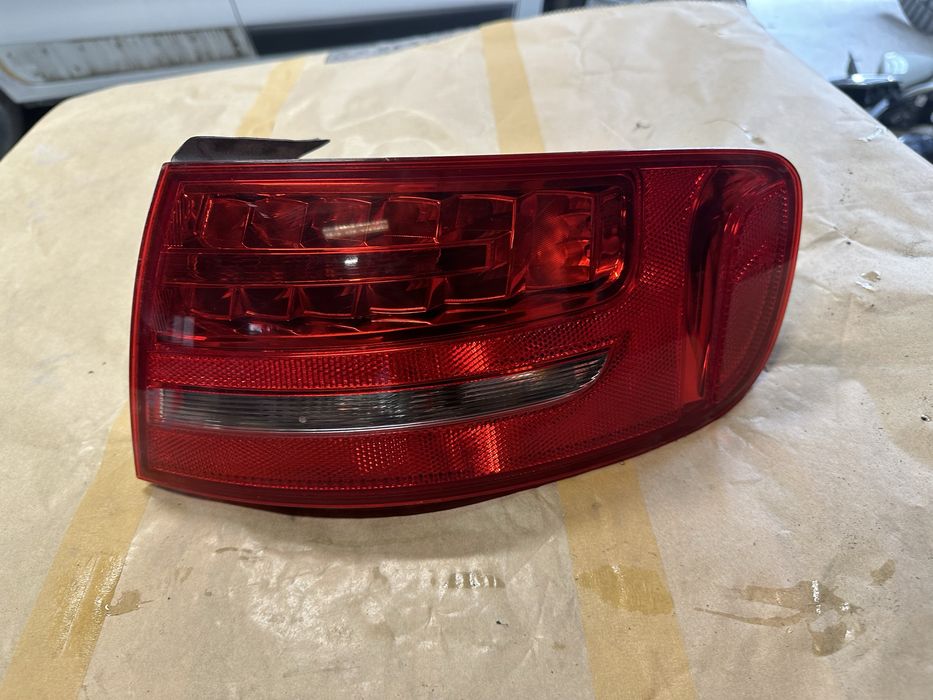 Audi A4 десен стоп 2011