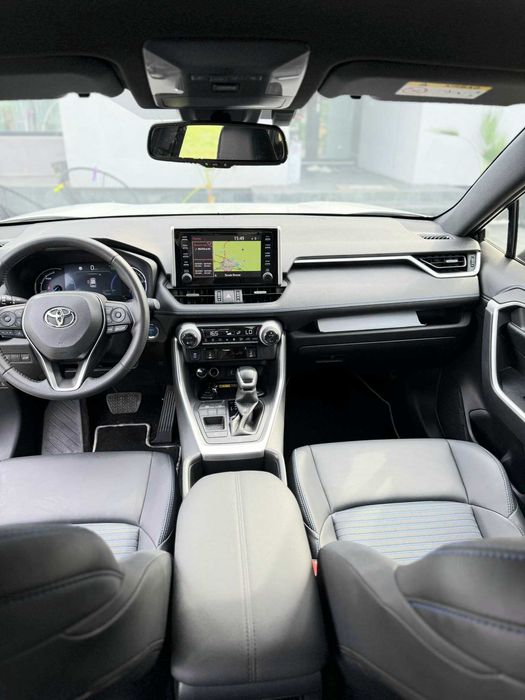 Toyota Rav4 an 2023 Alb perlat