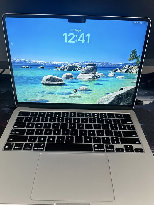 Продам срочно MacBook Air 13 2022г, 256гб