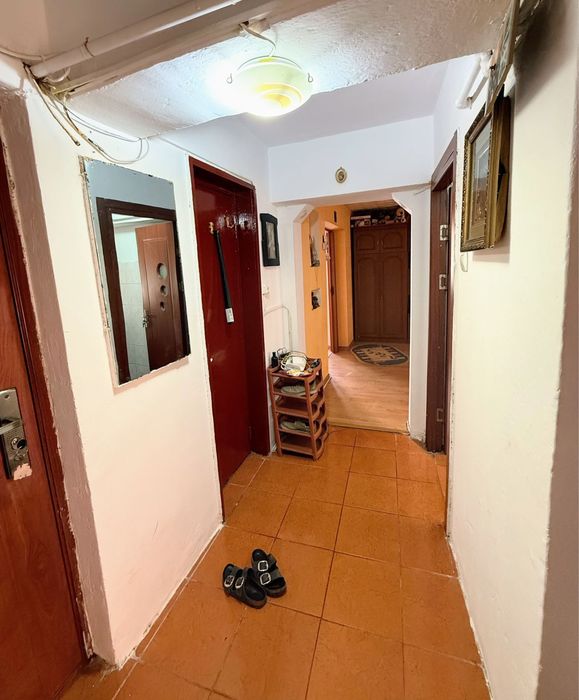 Apt 3 camere, 45 mp utili +balcon, zona Mall, Tg Jiu