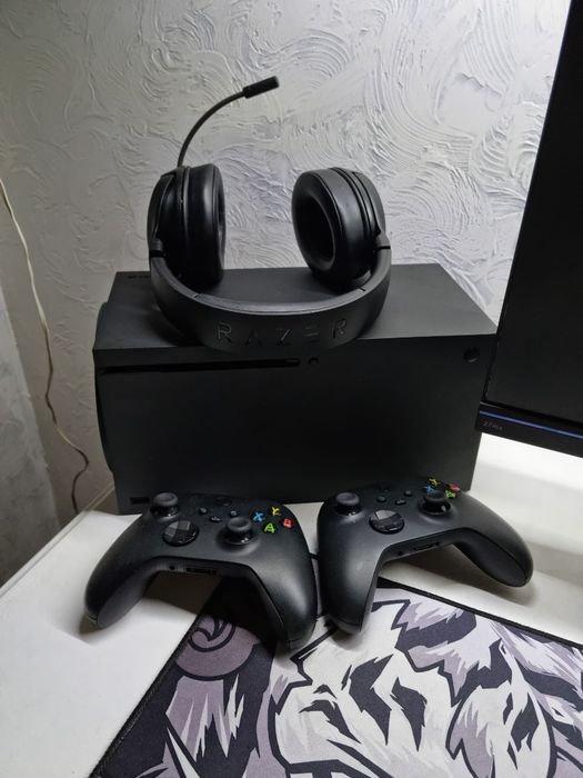 Xbox series x 1 tb | 2 геймпада