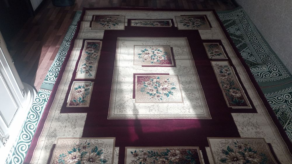 Продам ковёр за 8000