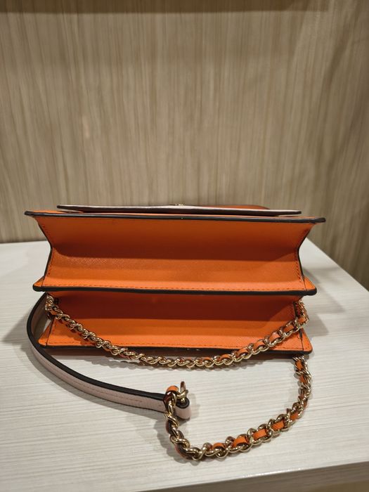 Продавам чанта  Tory Burch.