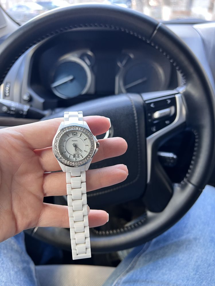 Керамические часы Fossil