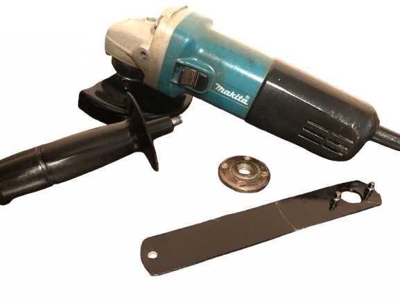 Цена - 60€. Ъглошлайф Makita - 9555HN JAPAN + Алуминиев куфар Makita