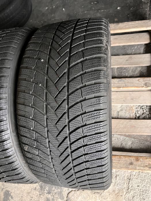 2 anvelope iarna 245/40/19 , Bridgestone , DOT 2023 , 5.7 mm