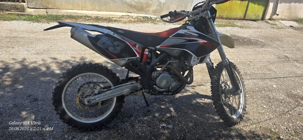 Продавам Beta Rr 250кубика Ендуро с регистрация
