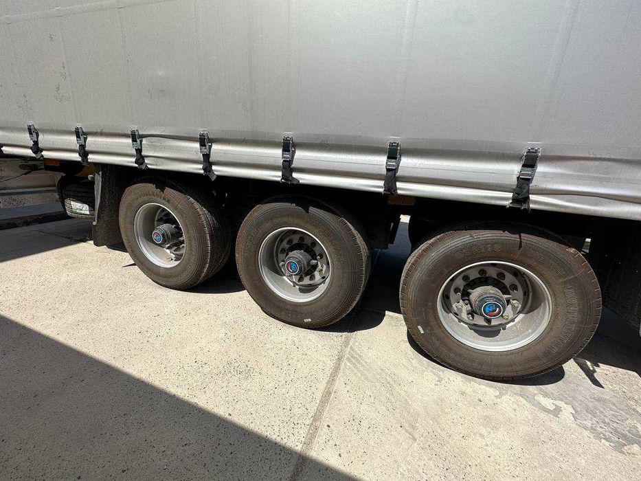 Шторный полуприцеп96 кубических метров