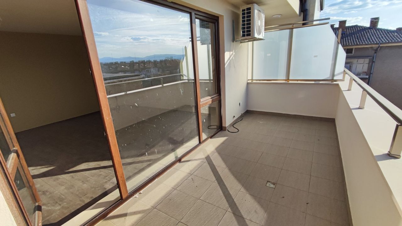 Продава се Тристаен апартамент в Казанлък - 110 кв.м за 1372 €/кв.м - Снимка #9