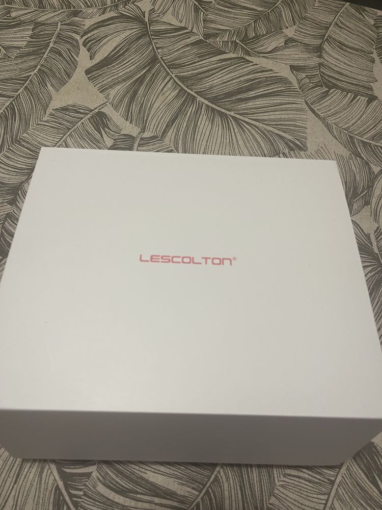 Чисто нов фотоепилатор Lescolton