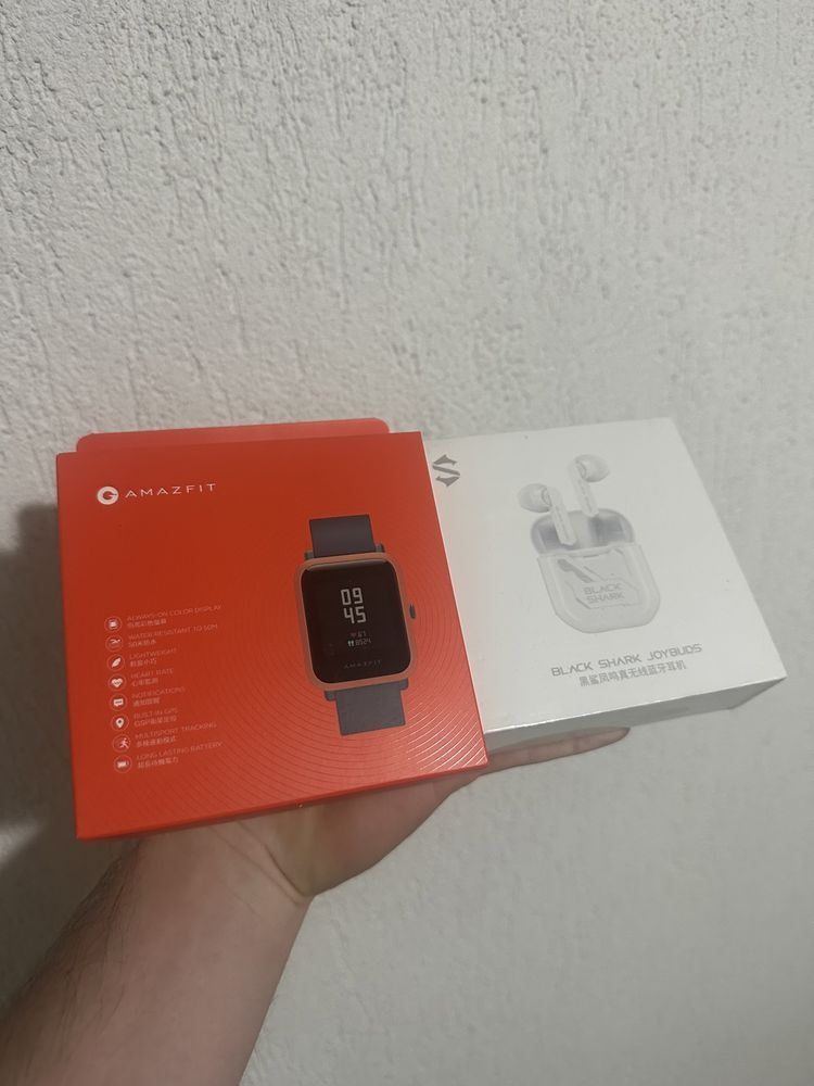 Căști și smartwatch xiaomi