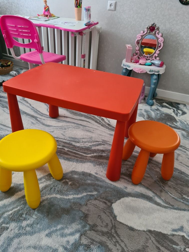 Стол и стул Икея  для детского творчества