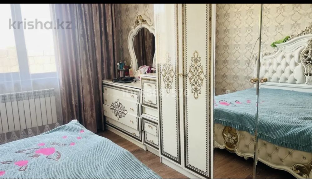 Продаю спальную гарнитуру сррчно