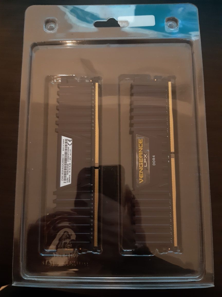 RAM 2X8GB 2666mhz DDR4 Corsair Vengeance LPX