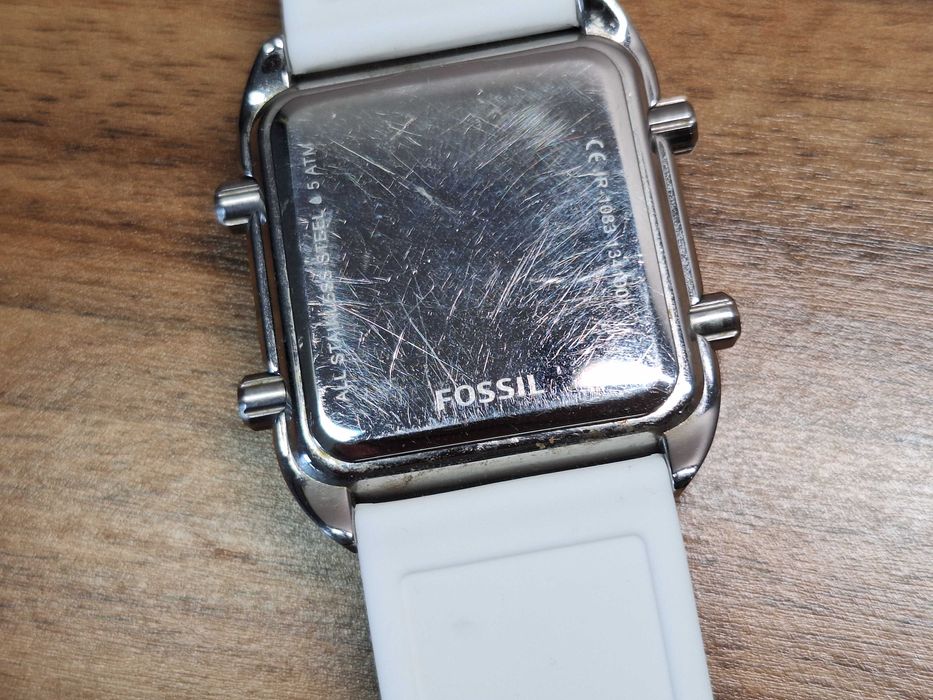 Часовници - Fossil, Orient, Daniel Klein, Daniel Hechter, Oozoo