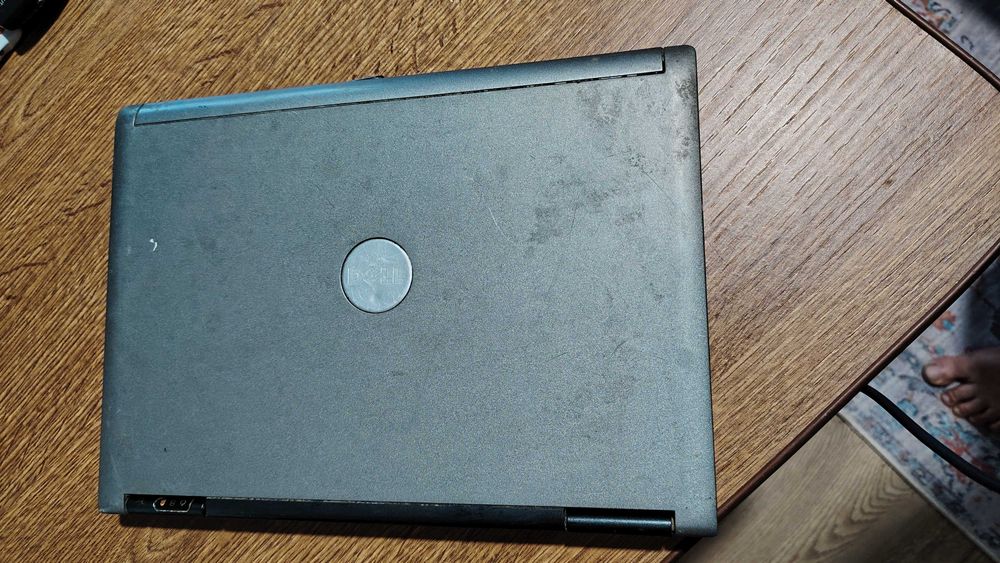 Laptop Dell Latitude D40, functional ,fara WIn,cu incarcator