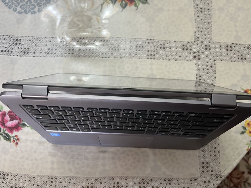 Лаптоп Asus VivoBook