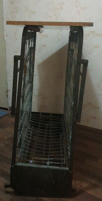 Продаю раскладную кровать .