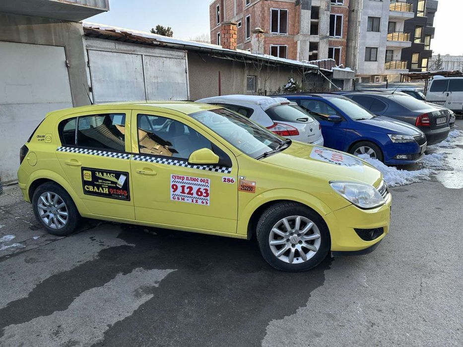 Предлагам под аренда Опел Астра към Радио СВ такси