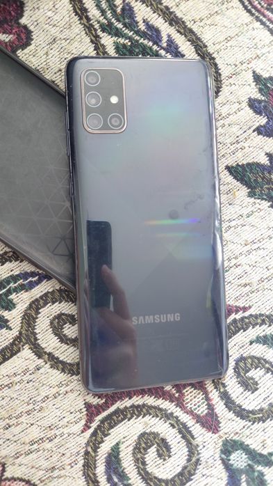 Телефон самсунг а71