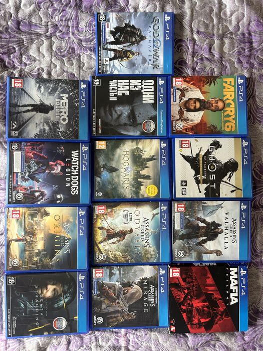 Продам PS4 вместе с играми
