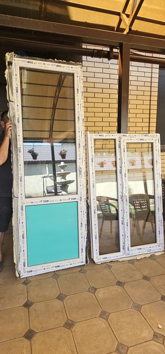 Продам пластиковый  дверь + окно