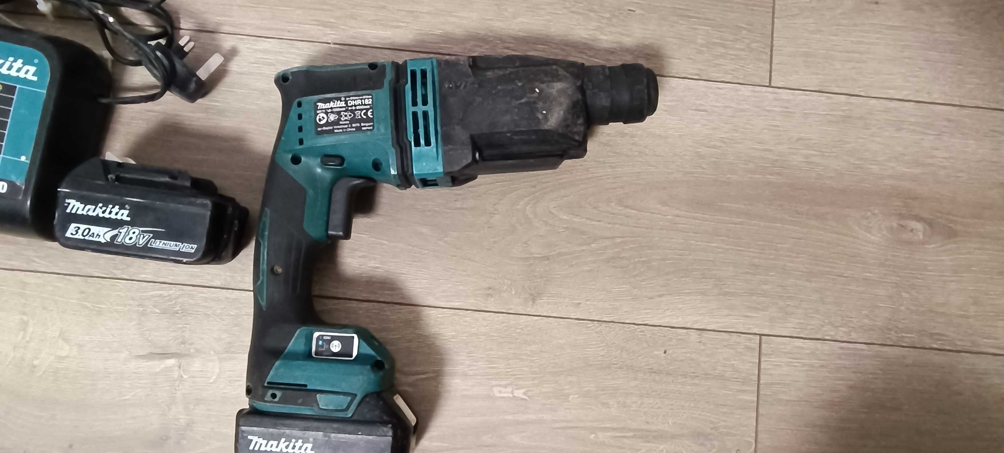Перфоратор Makita DHR182