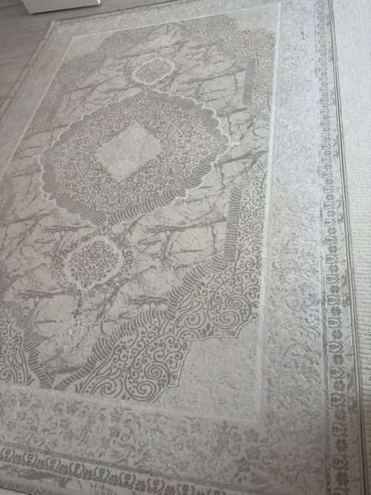 Ковёр продаётся 2.5 х 3.5