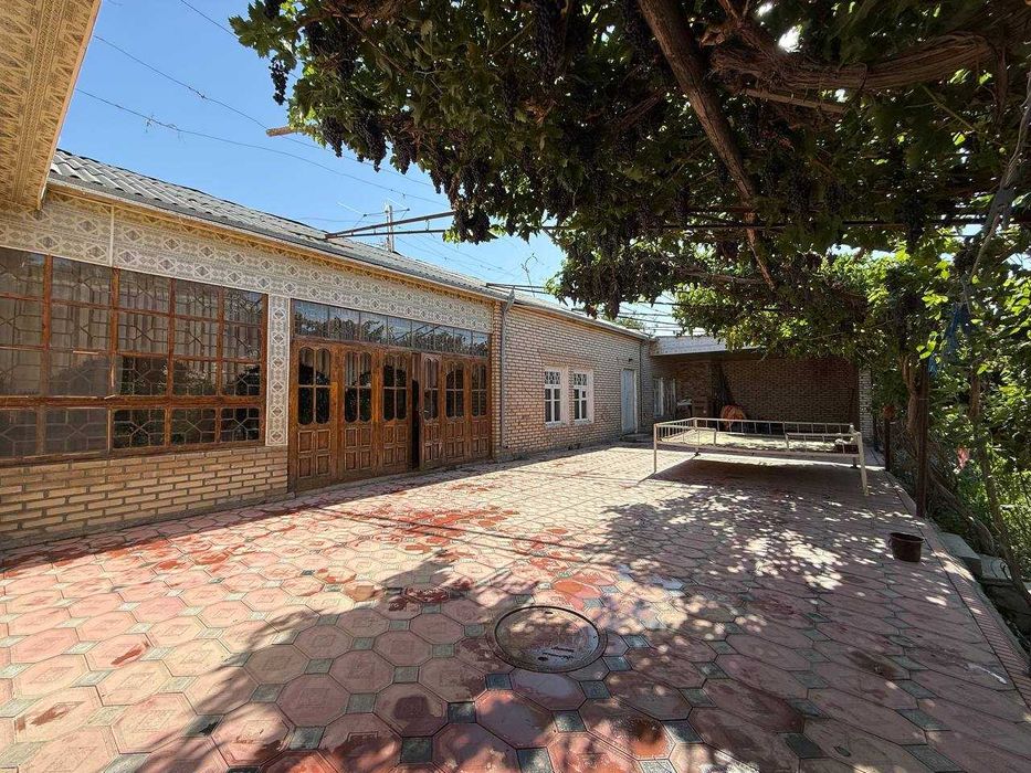 TAYYOR 15 SOTIQLI hovli sotiladi