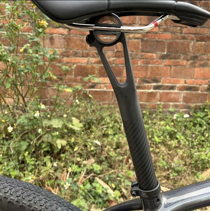 Карбонова стойка за седалка на велосипед - 27.2x400mm