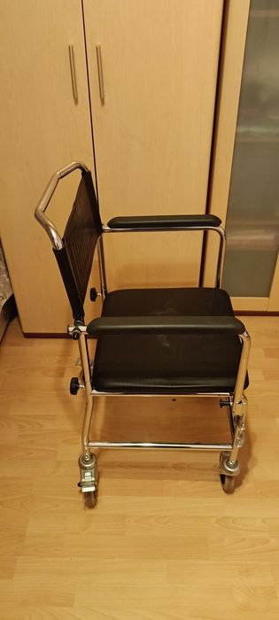 Инвалиден комбиниран стол за възрастни хора