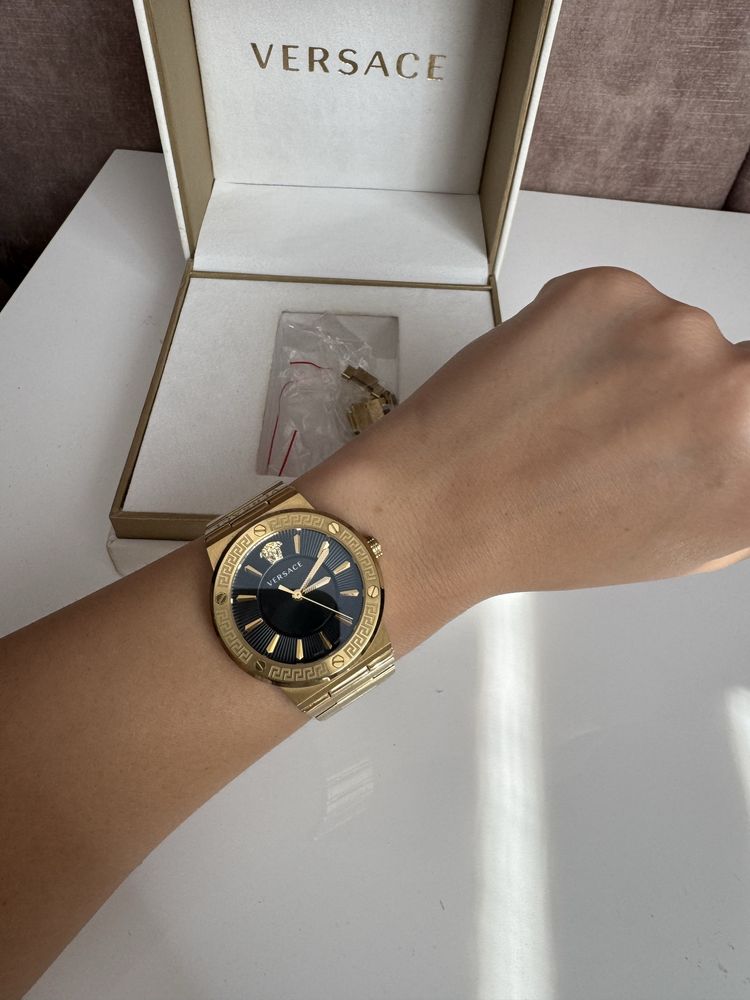 Versace дамски часовник