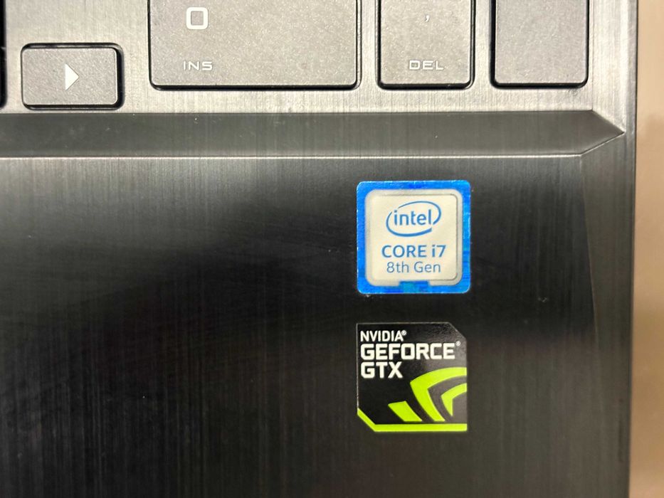 HP Omen -  Intel Core i7-8750H/ GTX1050Ti / 32GB RAM / 256 SSD / 144Hz