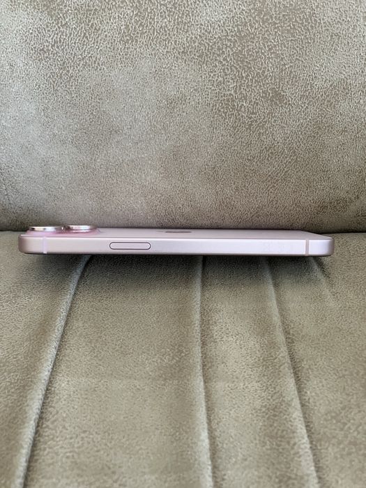 iPhone 15 90% battery Health 128GB