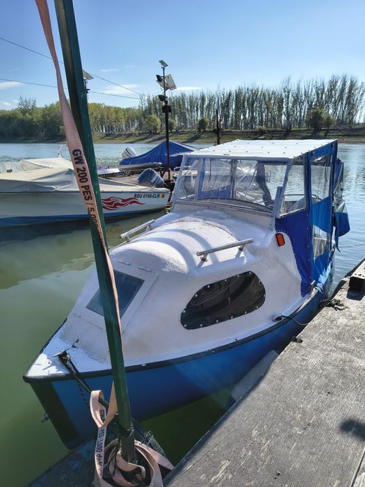 Barca cu motor honda