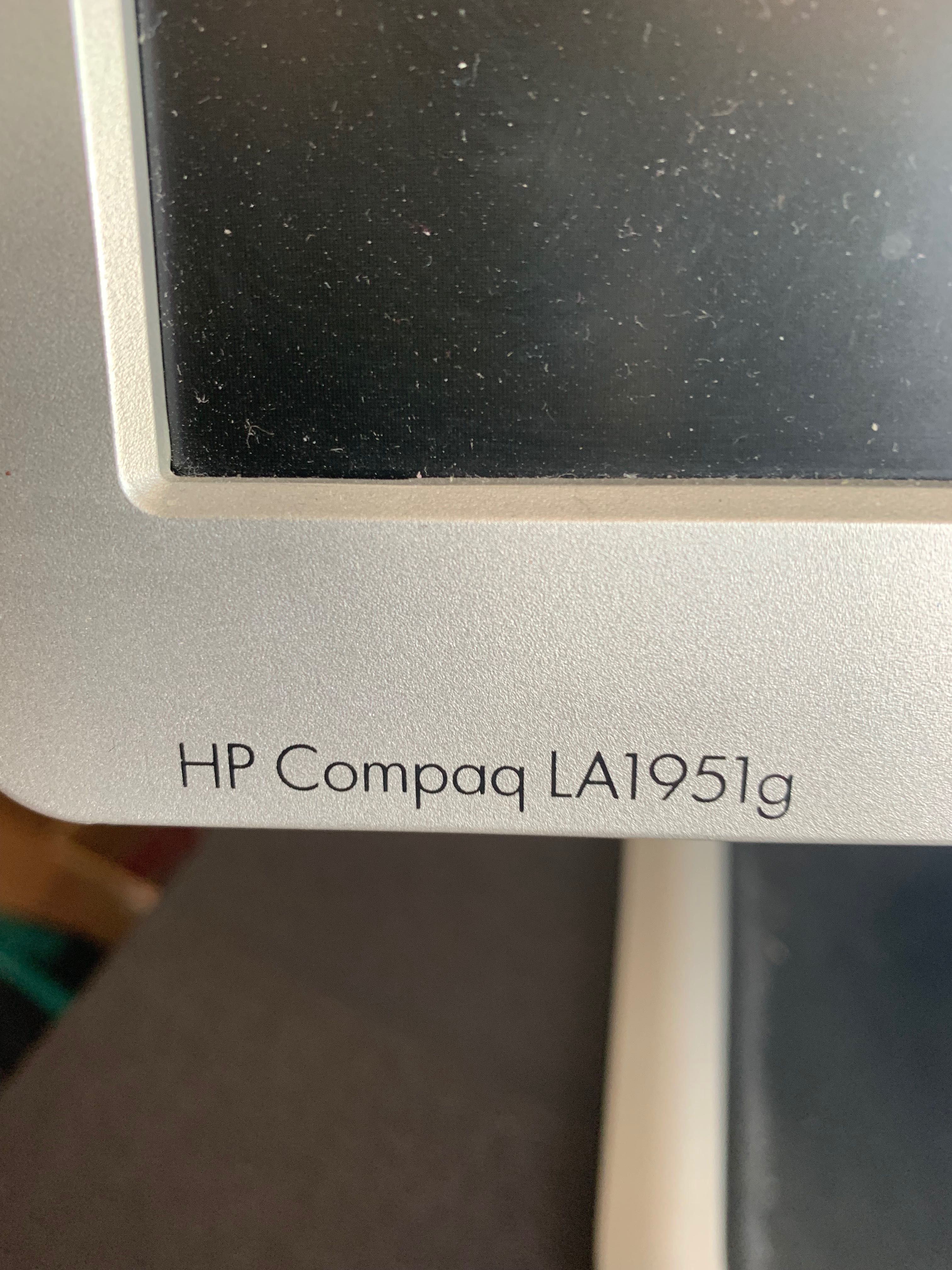 HP Compaq LA1951g монитор