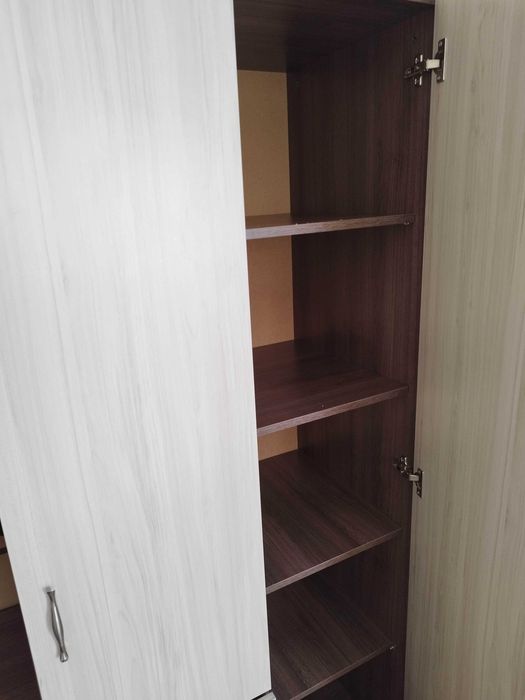 Спалня комплект с гардероб, ракла и скрин -шкафче и матрак безплатно