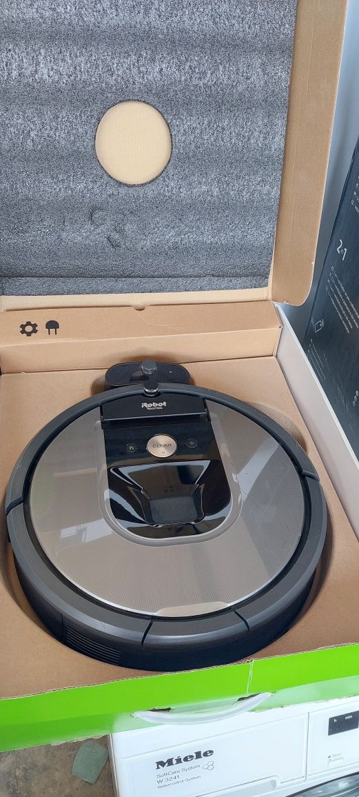Прахосмукачка робот iRobot Roomba 960 Wi-Fi App/Voice Control