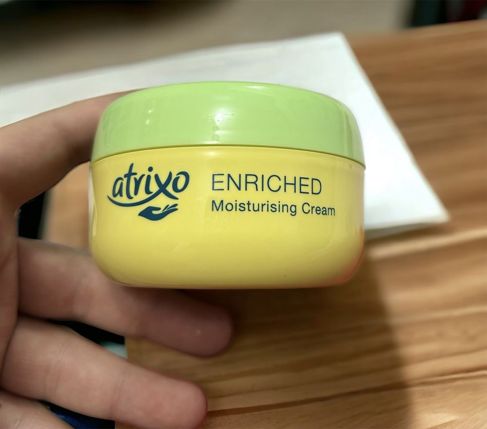 Crema pentru maini atrixo enriched moisturising cream